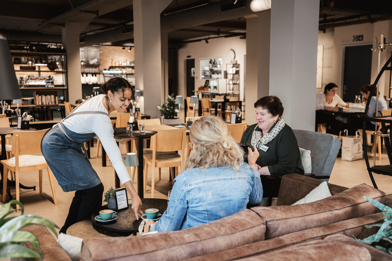 Das Bistro ist das Herzstück des Papierhofs. Foto: Jana Birchmeier